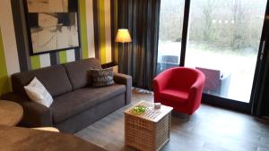 Appartement HELIOS, met VERWARMD ZWEMBAD, eigen KEUKEN, ZONNIG TERRAS nabij DORP, DUINEN en STRAND