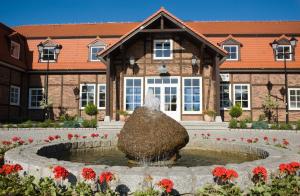 4 star Хотел Hotel Habenda Budzyń Полша