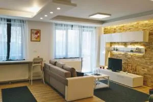 Studio 10 - 布什泰尼