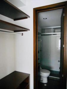 APARTAMENTO AMOBLADO CON EXCELENTE UBICACIÓN