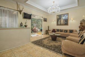 Urbanview Hotel Mon Bel Cibodas by RedDoorz