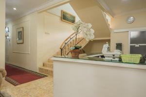 Urbanview Hotel Mon Bel Cibodas by RedDoorz