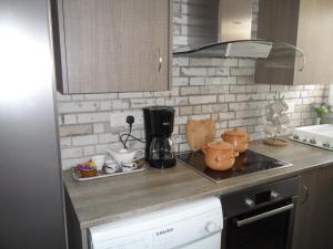 SUNSHINE APTS, TWO BEDROOM , FREE INTERNET, No 3