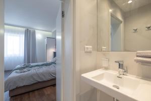 Vitosha Blvd 3-Bedroom, 2-Bathroom Lux Suite