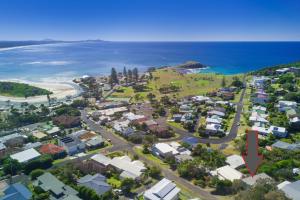 Whitecaps, 26 East Street