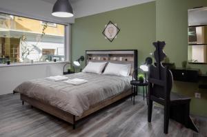 Autonomous house in the heart of Plaka