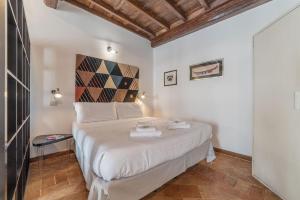 Black White - FromHometoRome