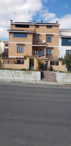 Monolocale indipendente con giardino img1