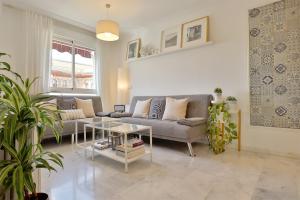 *New* Cerca de la Mezquita