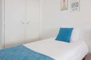 Mouraria House Central and Quiet with a Balcony