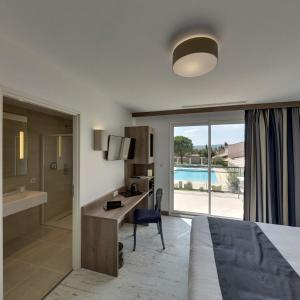 Hotels Le Domaine des Oliviers : Chambre Double Confort