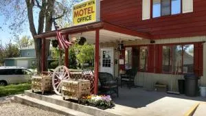 Roundtop Mountain Vista - Cabins and Motel - Thermopolis
