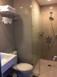 101 Newport Condo C2
