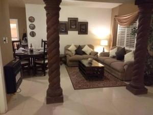 Confortable y acogedor Departamento por UACH II