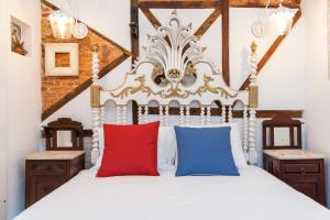 Romantic Medieval Apartment