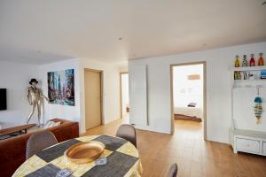 Les Appartements Saint-Michel - centre-ville 2 chambres 90m2 avec garage : photos des chambres