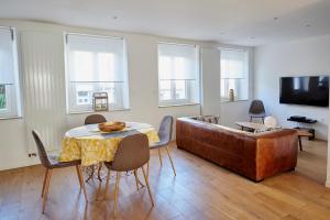 Les Appartements Saint-Michel - centre-ville 2 chambres 90m2 avec garage : photos des chambres