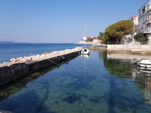 Harbour Apartment sea view