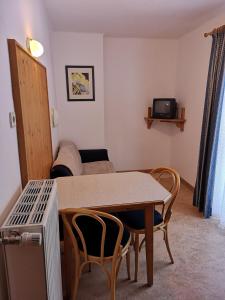 One-Bedroom Apartment with Balcony (2 Adults) room in appartementsKOFLER