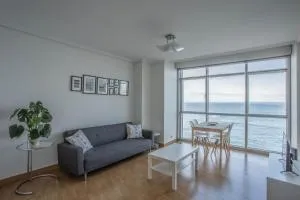 APARTAMENTO EN PRIMERA LINEA DE PLAYA RiAZOR - A Coruña