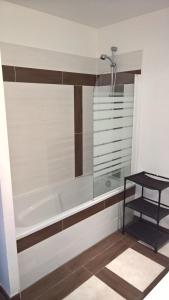 13 Rue de la Fontaine F11