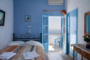 Stella Nomikou Apartments Santorini Greece