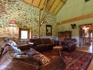 Maisons de vacances Lovely Farmhouse with Private Pool in Terrou : photos des chambres