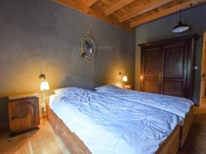 Maisons de vacances Lovely Farmhouse with Private Pool in Terrou : photos des chambres