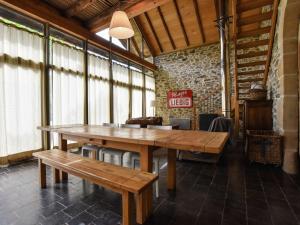 Maisons de vacances Lovely Farmhouse with Private Pool in Terrou : photos des chambres