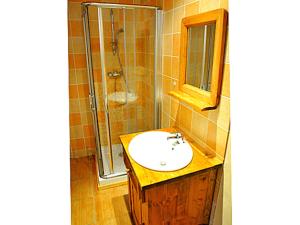 Chalets New and very comfortable chalet with many facilities : photos des chambres