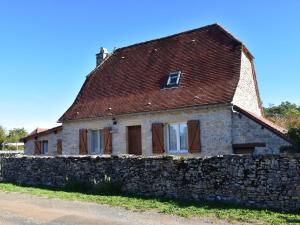 Modern holiday home with pool in Gramat