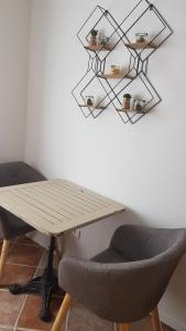 Appartements Studio clim wifi centre historique de Bormes les Mimosas : photos des chambres