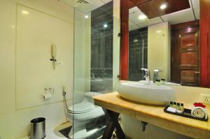 Hotel Aura Near New Delhi Railway Station
