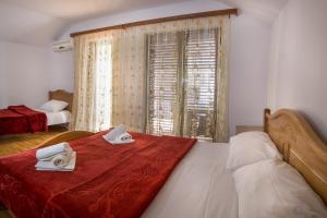 Apartments and rooms Marija