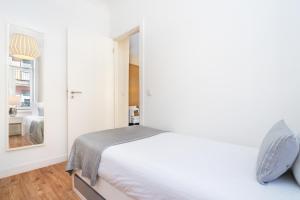 WHome | Golden Premium Apartment