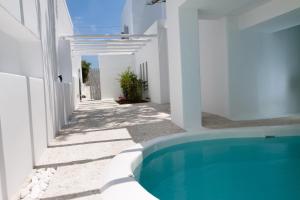 Kapetan Tasos Suites Milos Greece