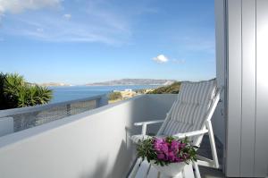 Kapetan Tasos Suites Milos Greece