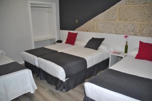 Triple Room with Extra Bed room in Hotel Junquera