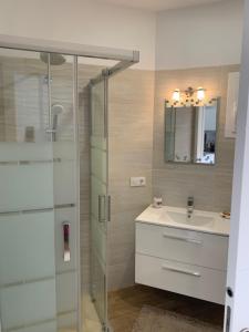 Paseo Marítimo, Los Cristianos Over the sea FREE WIFI