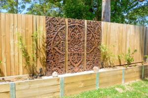 Myrtle Tree Lodge Trunks - stand alone lodge in the Heart of village