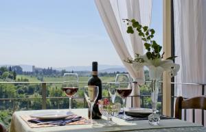 Junior Suite room in Villa Il Fedino