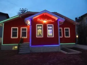 Red House - Sowoljano