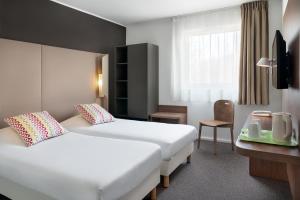 Twin Room room in Campanile Katowice
