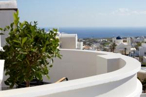Pnoi Luxury Suites Santorini Greece