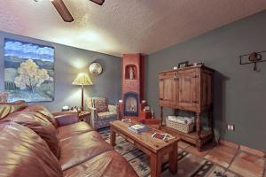 Two-Bedroom Suite room in Adobe and Pines Inn Bed and Breakfast