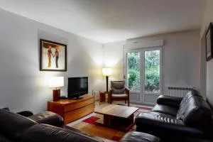 4 Bedroomed Near Disneyland Paris - Esbly