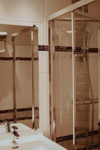 Hotels Hotel Crystal Reims Centre : photos des chambres