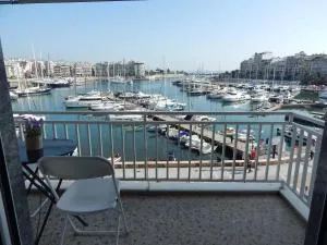 ATHENS RIVIERA SEA VIEW APARTMENT - 比雷埃夫斯