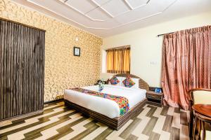 Via St Clouds - Nr Government Botanical Garden