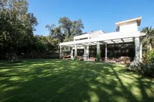 StayVista's Shiraz Villa - Where fitness meets fun with a gym and pool table - Lonavala